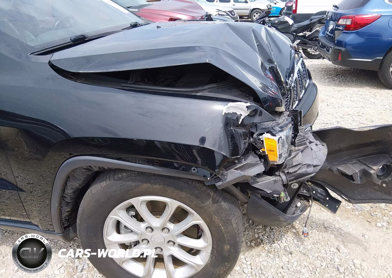 2021 Jeep Grand Cherokee Laredo E 4X4 VIN:1C4RJFAG0MC580390 - 6