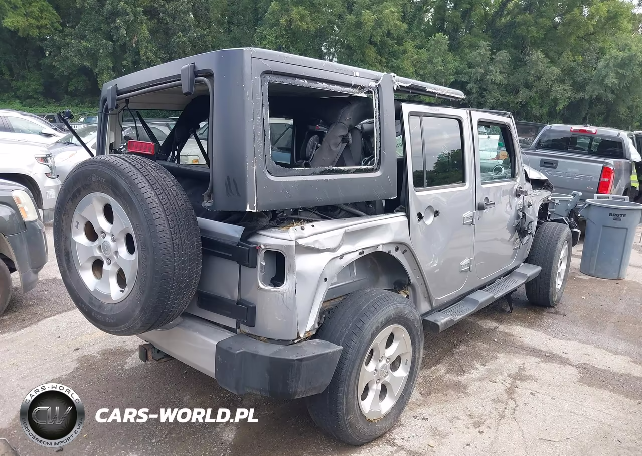 2013 Jeep Wrangler Unlimited Sahara VIN:1C4HJWEG6DL548811 - 4