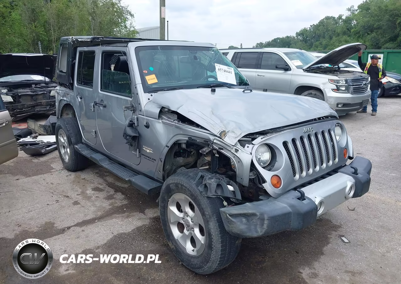 2013 Jeep Wrangler Unlimited Sahara VIN:1C4HJWEG6DL548811 - 6