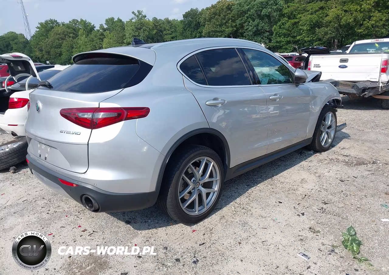 2018 Alfa Romeo Stelvio Ti Awd VIN:ZASFAKBN8J7B87371 - 4