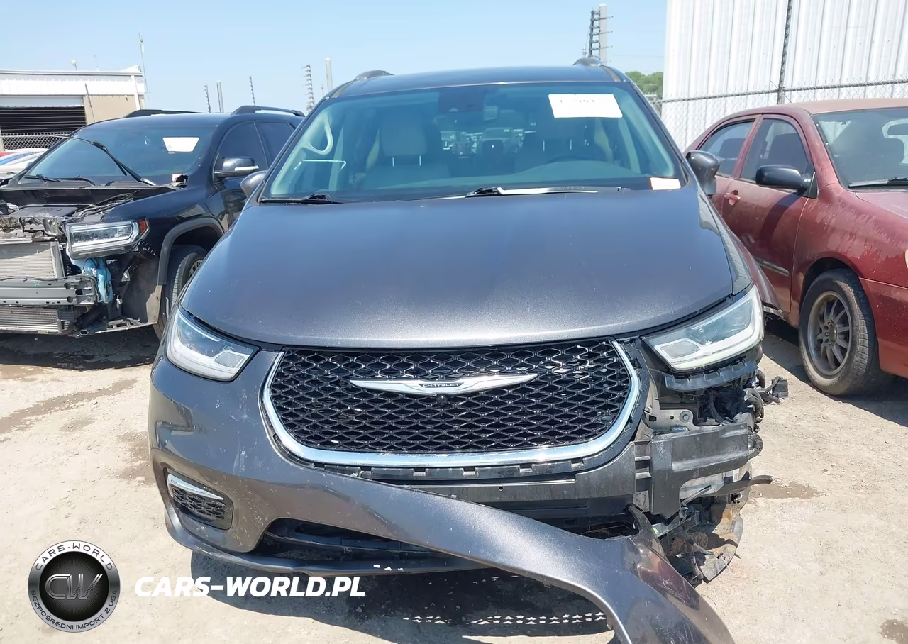 2021 Chrysler Pacifica Touring L VIN:2C4RC1BG7MR528080 - 12