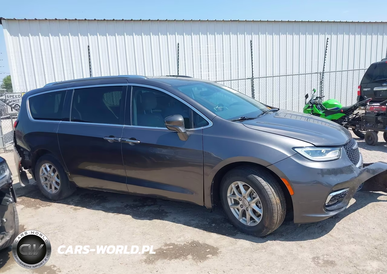 2021 Chrysler Pacifica Touring L VIN:2C4RC1BG7MR528080 - 13