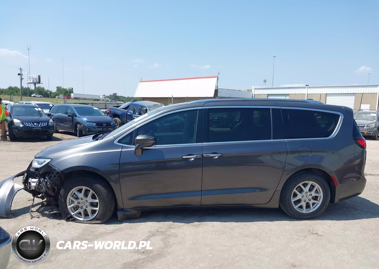 2021 Chrysler Pacifica Touring L VIN:2C4RC1BG7MR528080 - 14