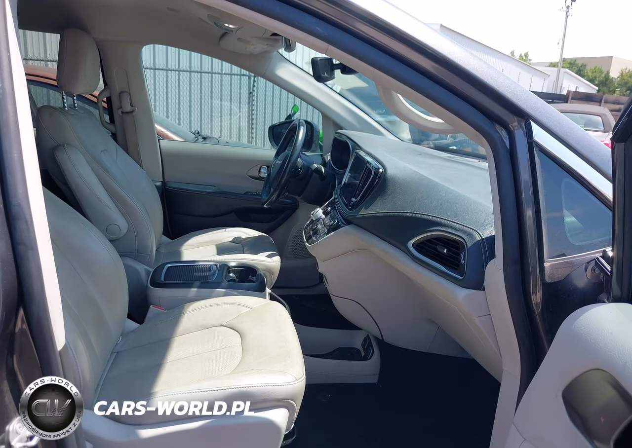 2021 Chrysler Pacifica Touring L VIN:2C4RC1BG7MR528080 - 5