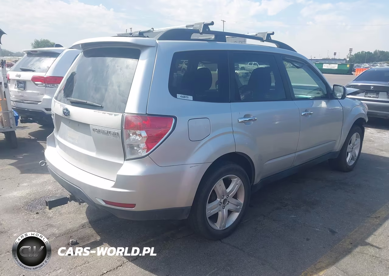 2010 Subaru Forester 2.5X Premium VIN:JF2SH6CC6AH762070 - 4