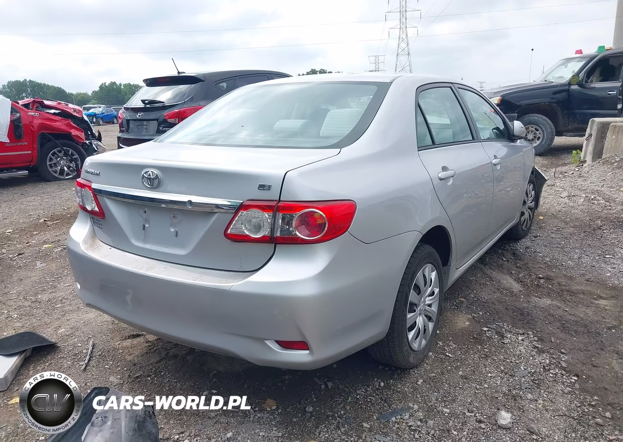 2012 Toyota Corolla Le VIN:2T1BU4EEXCC902318 - 4