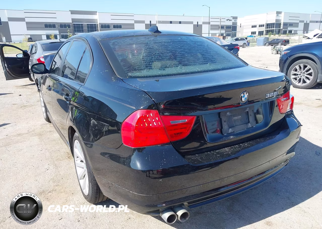 2011 BMW 328I xDrive VIN:WBAPK5C57BF124325 - 3