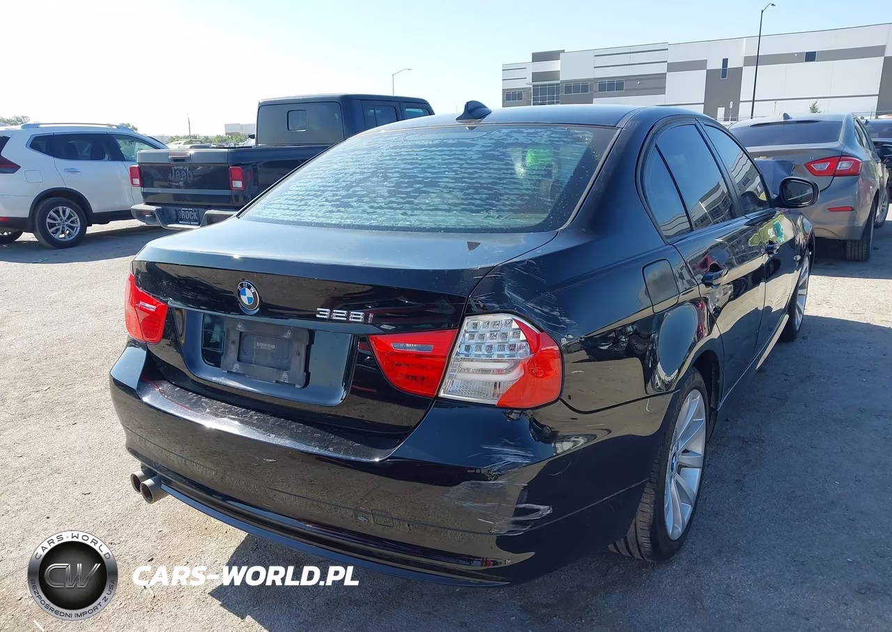 2011 BMW 328I xDrive VIN:WBAPK5C57BF124325 - 4