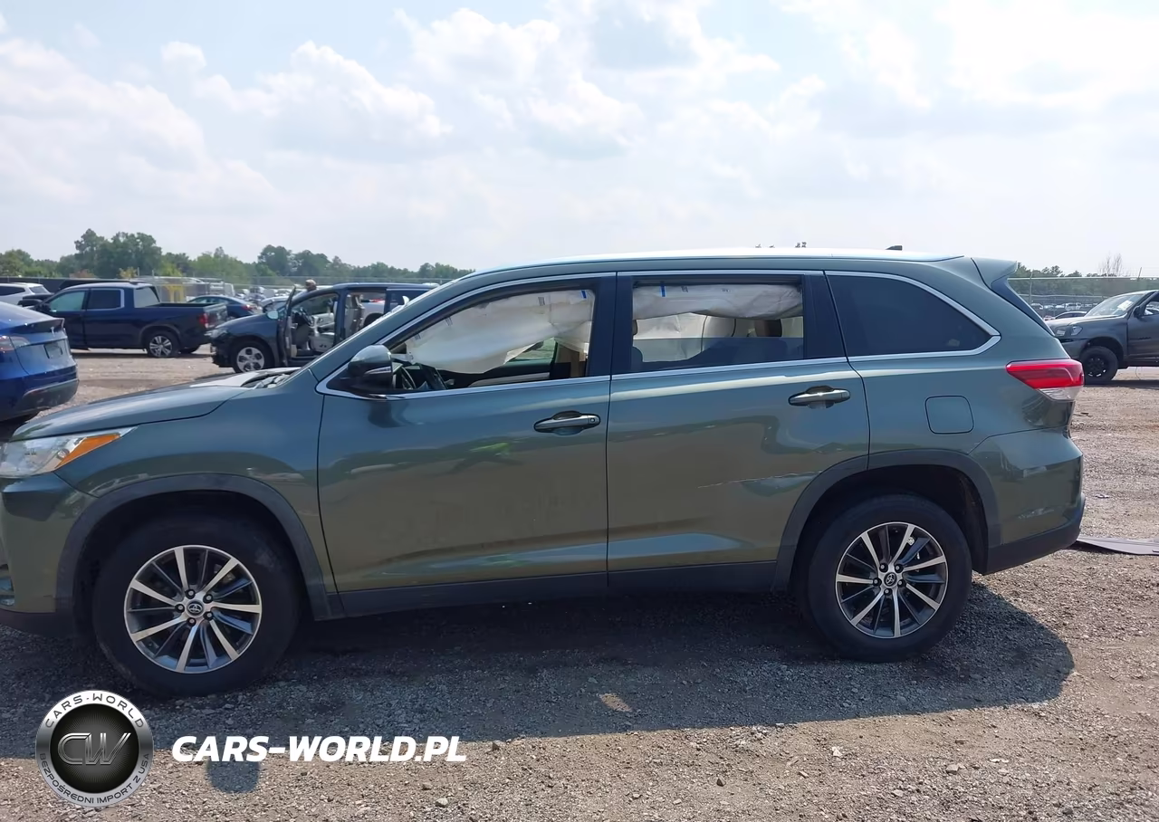 2019 Toyota Highlander Xle VIN:5TDKZRFH3KS361884 - 14