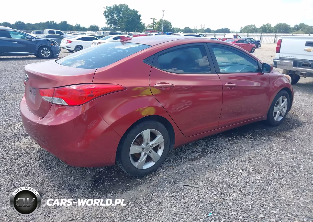 2013 Hyundai Elantra Gls VIN:5NPDH4AE5DH385527 - 4