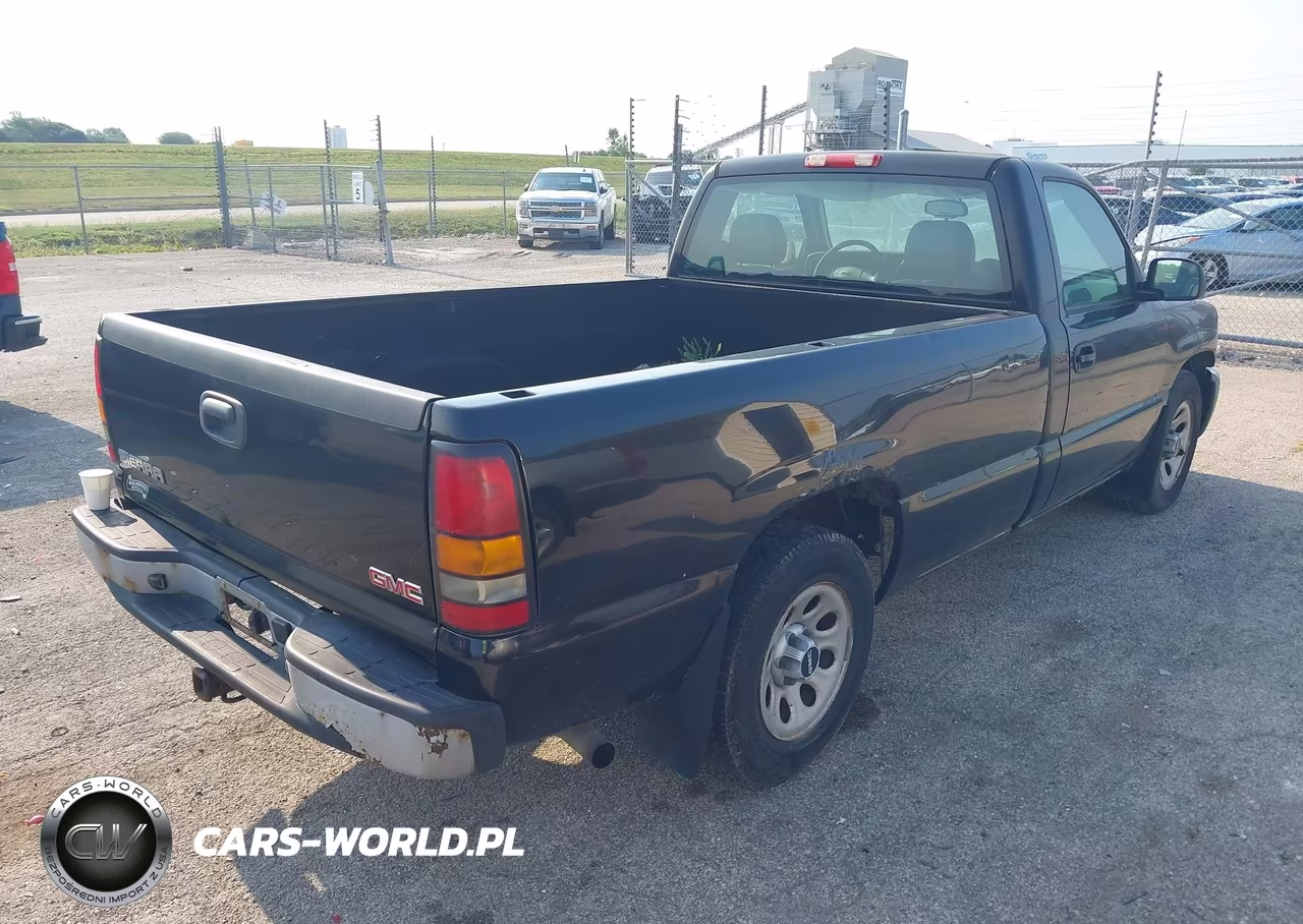 2007 GMC Sierra 1500 Classic Work Truck VIN:1GTEC14X57Z124233 - 4