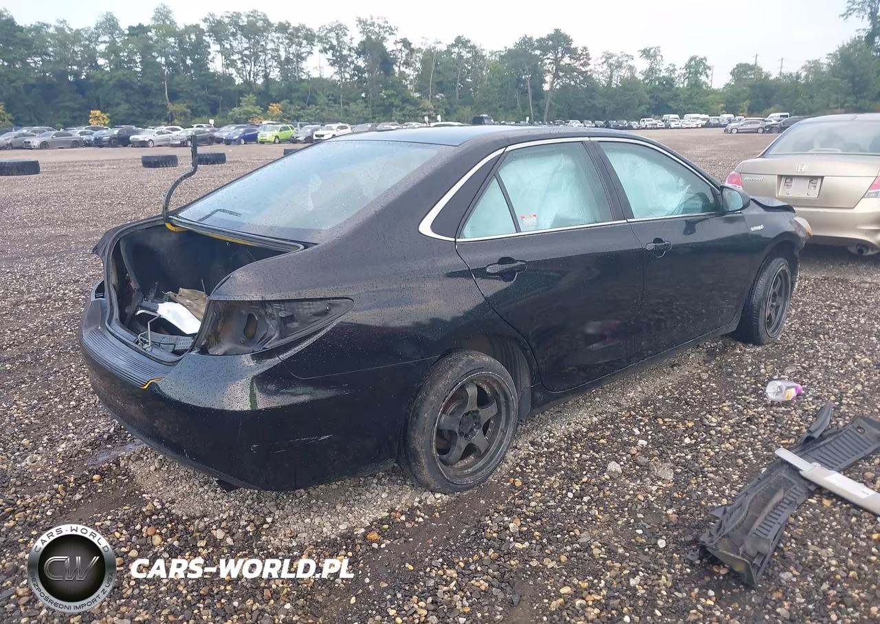 2015 Toyota Camry Hybrid Le VIN:4T1BD1FK8FU162824 - 4