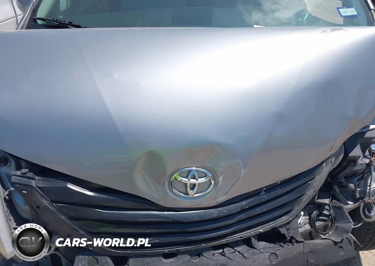 2011 Toyota Sienna Le V6 VIN:5TDKK3DC8BS140063 - 10