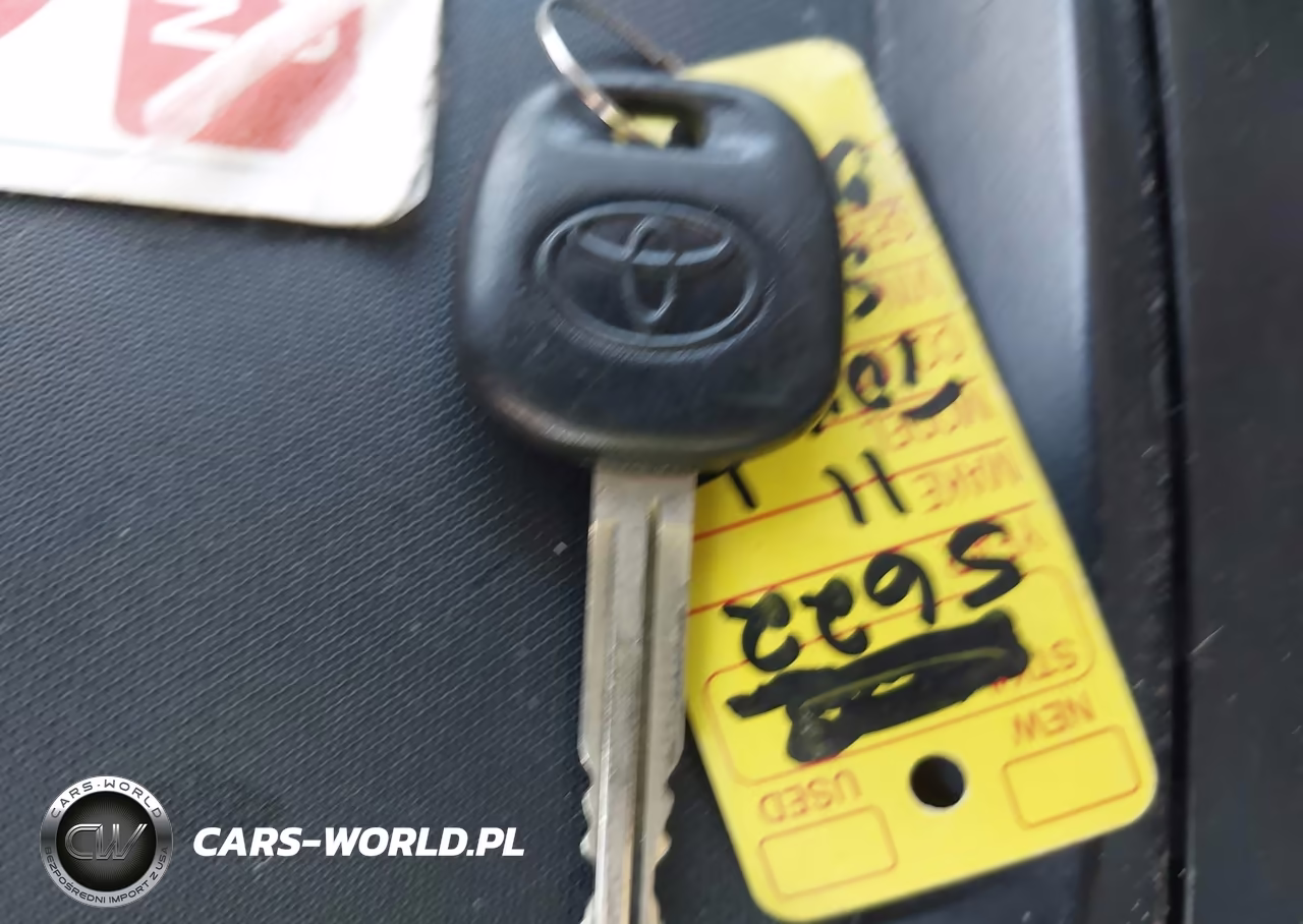 2011 Toyota Sienna Le V6 VIN:5TDKK3DC8BS140063 - 11