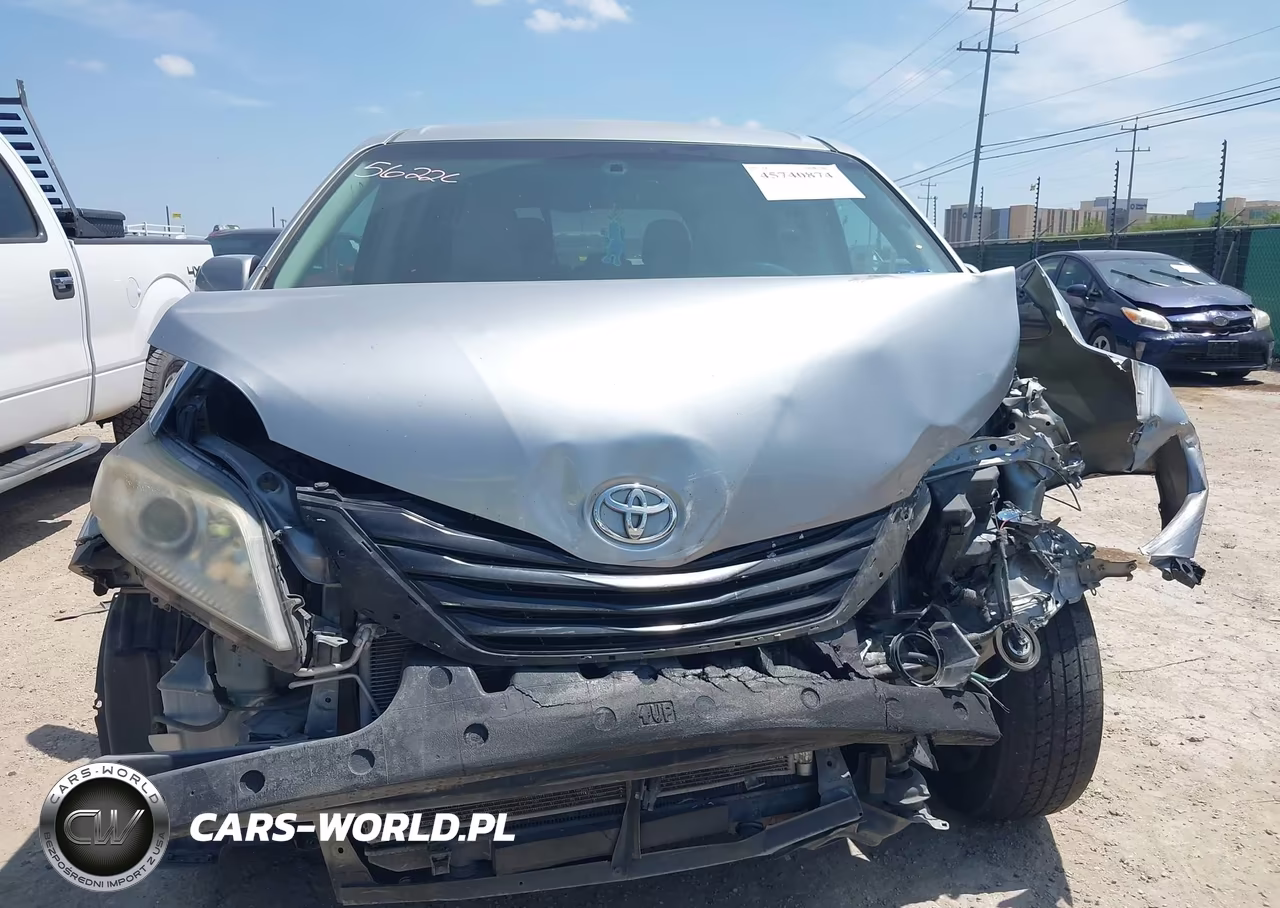 2011 Toyota Sienna Le V6 VIN:5TDKK3DC8BS140063 - 12