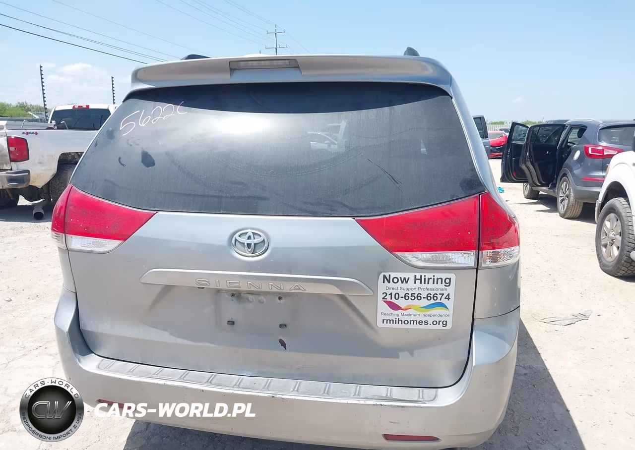 2011 Toyota Sienna Le V6 VIN:5TDKK3DC8BS140063 - 16