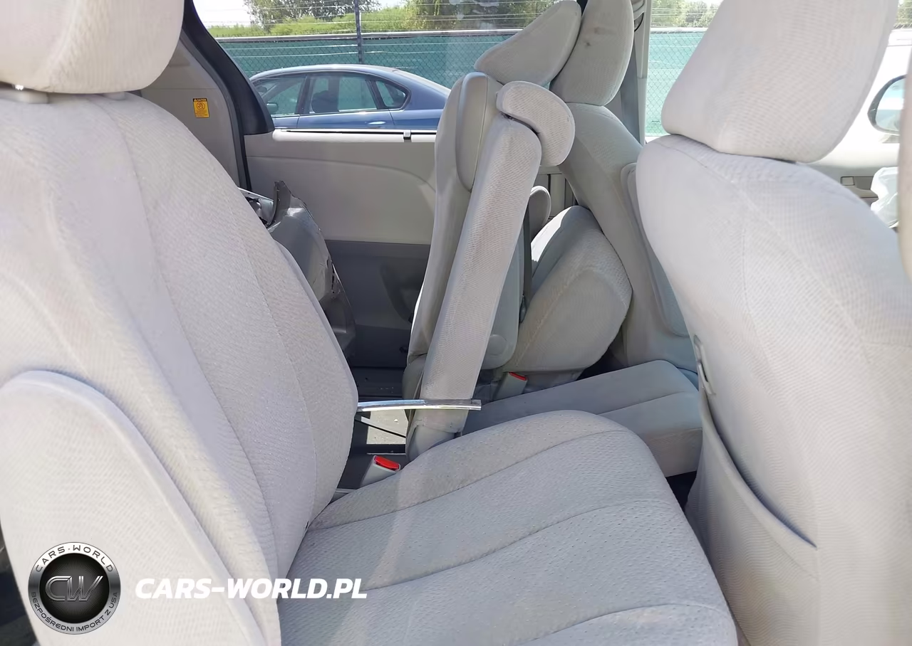 2011 Toyota Sienna Le V6 VIN:5TDKK3DC8BS140063 - 8