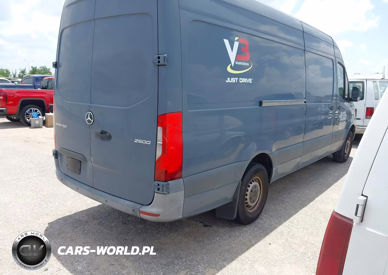 2019 Mercedes-Benz Sprinter 2500 High Roof V6 VIN:WD4PF1CD2KP152234 - 4
