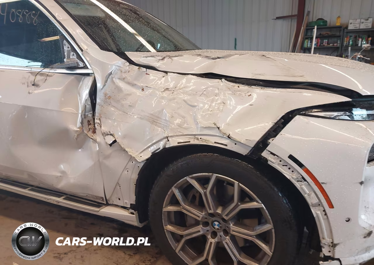 2023 BMW X7 xDrive40I VIN:5UX23EM03P9R65527 - 6
