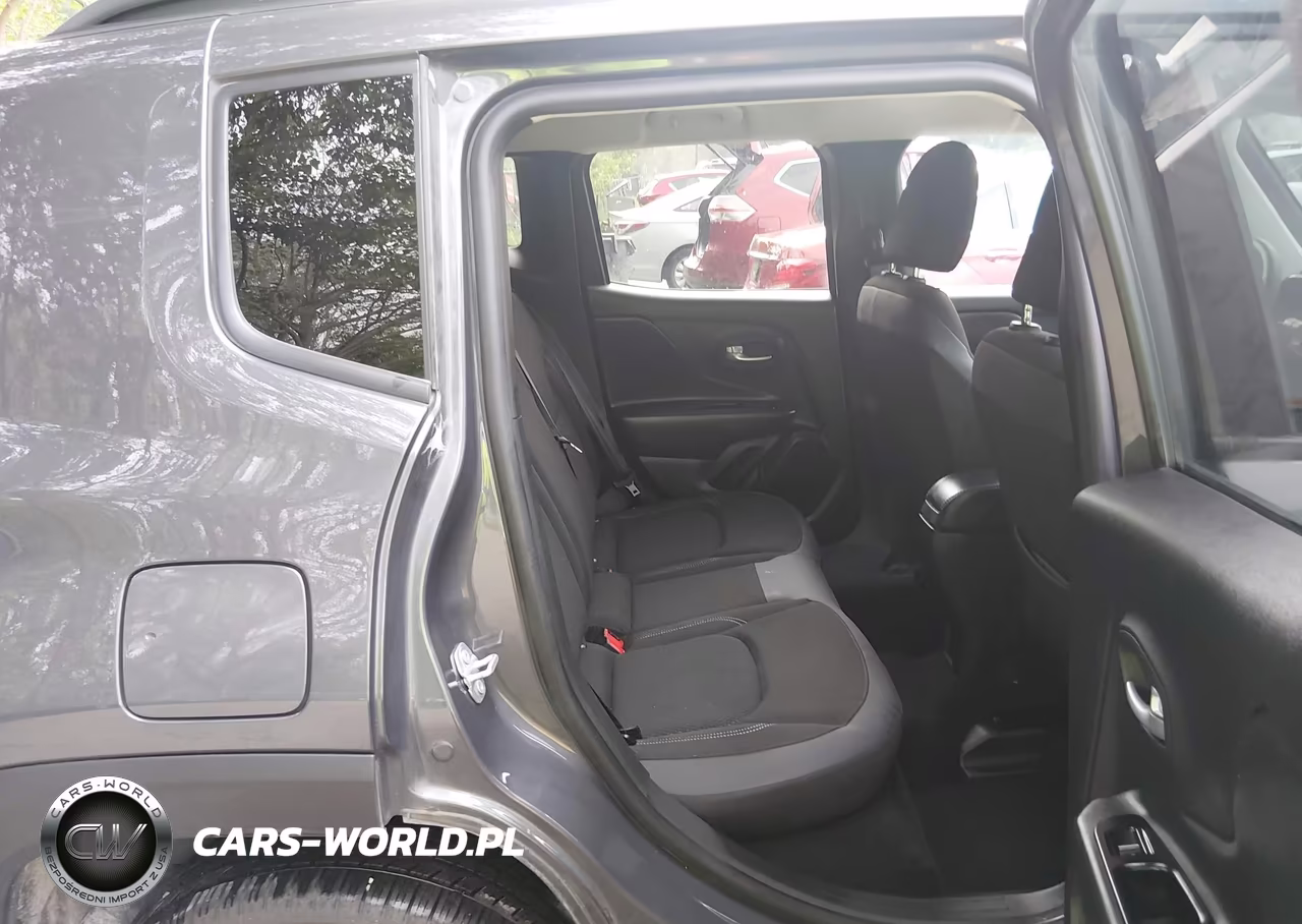 2023 Jeep Renegade Altitude 4X4 VIN:ZACNJDE17PPP12423 - 8