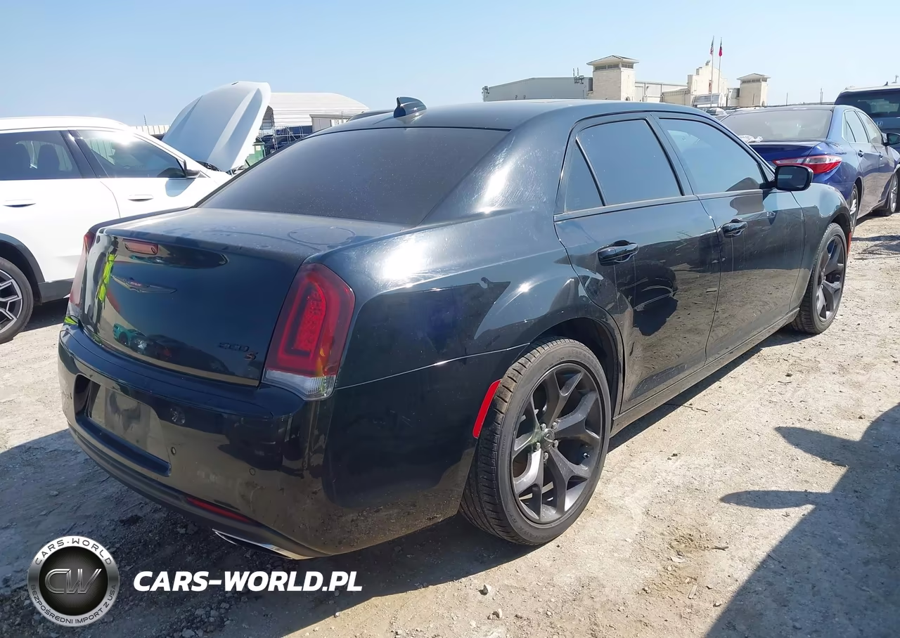 2023 Chrysler 300 300S VIN:2C3CCABG9PH676669 - 4