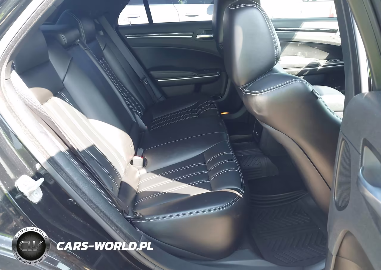2023 Chrysler 300 300S VIN:2C3CCABG9PH676669 - 8