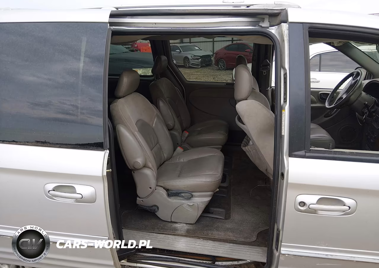 2001 Chrysler Town & Country Limited VIN:2C8GP64L51R240555 - 8