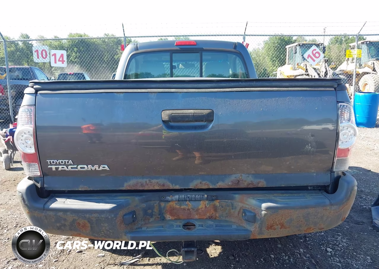 2010 Toyota Tacoma VIN:5TEPX4EN3AZ680810 - 16