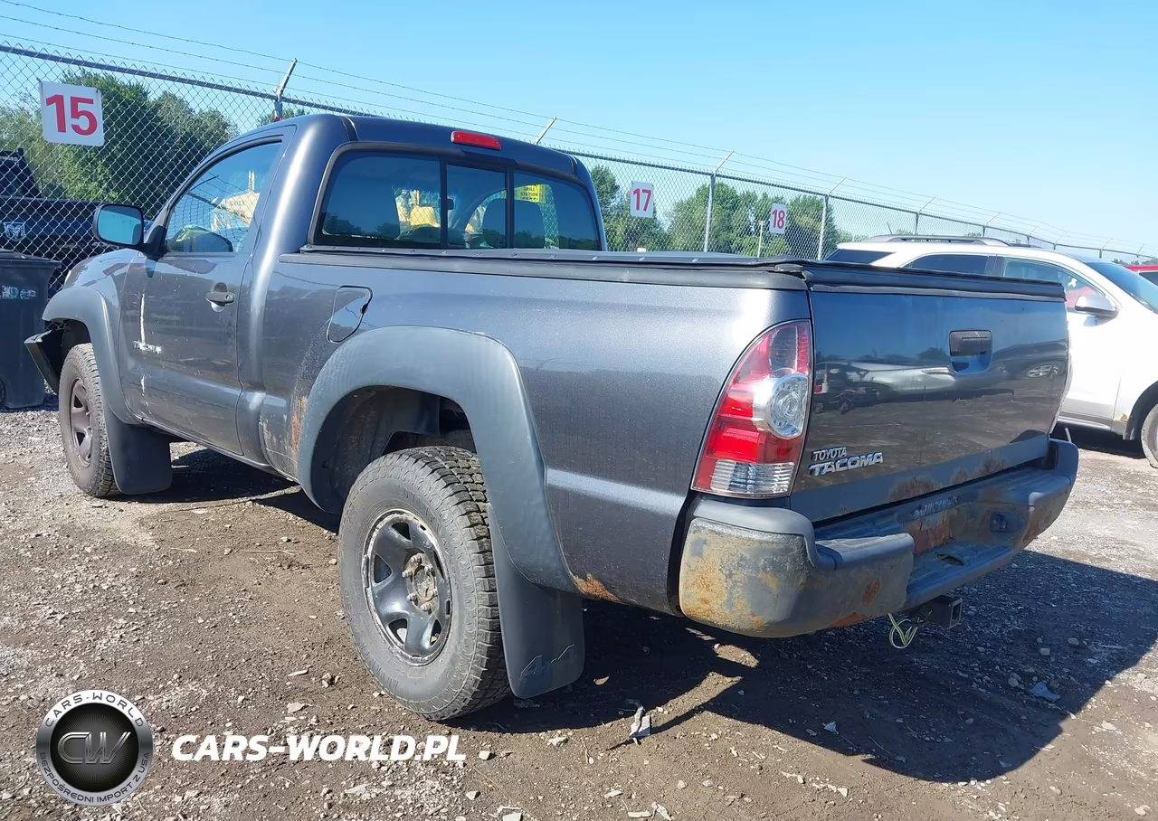 2010 Toyota Tacoma VIN:5TEPX4EN3AZ680810 - 3