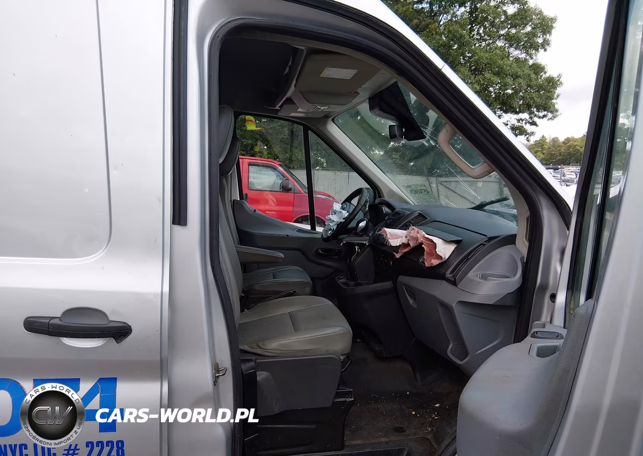 2019 Ford Transit-250 VIN:1FTYR1CM8KKA19612 - 5