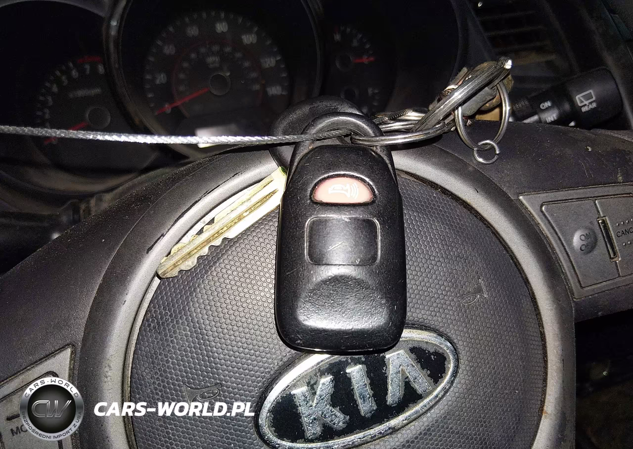 2010 Kia Soul + VIN:KNDJT2A2XA7167871 - 11