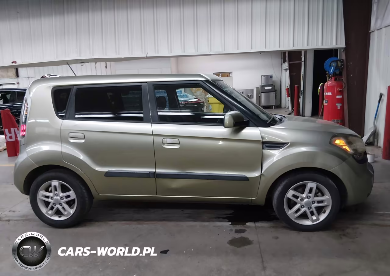 2010 Kia Soul + VIN:KNDJT2A2XA7167871 - 14