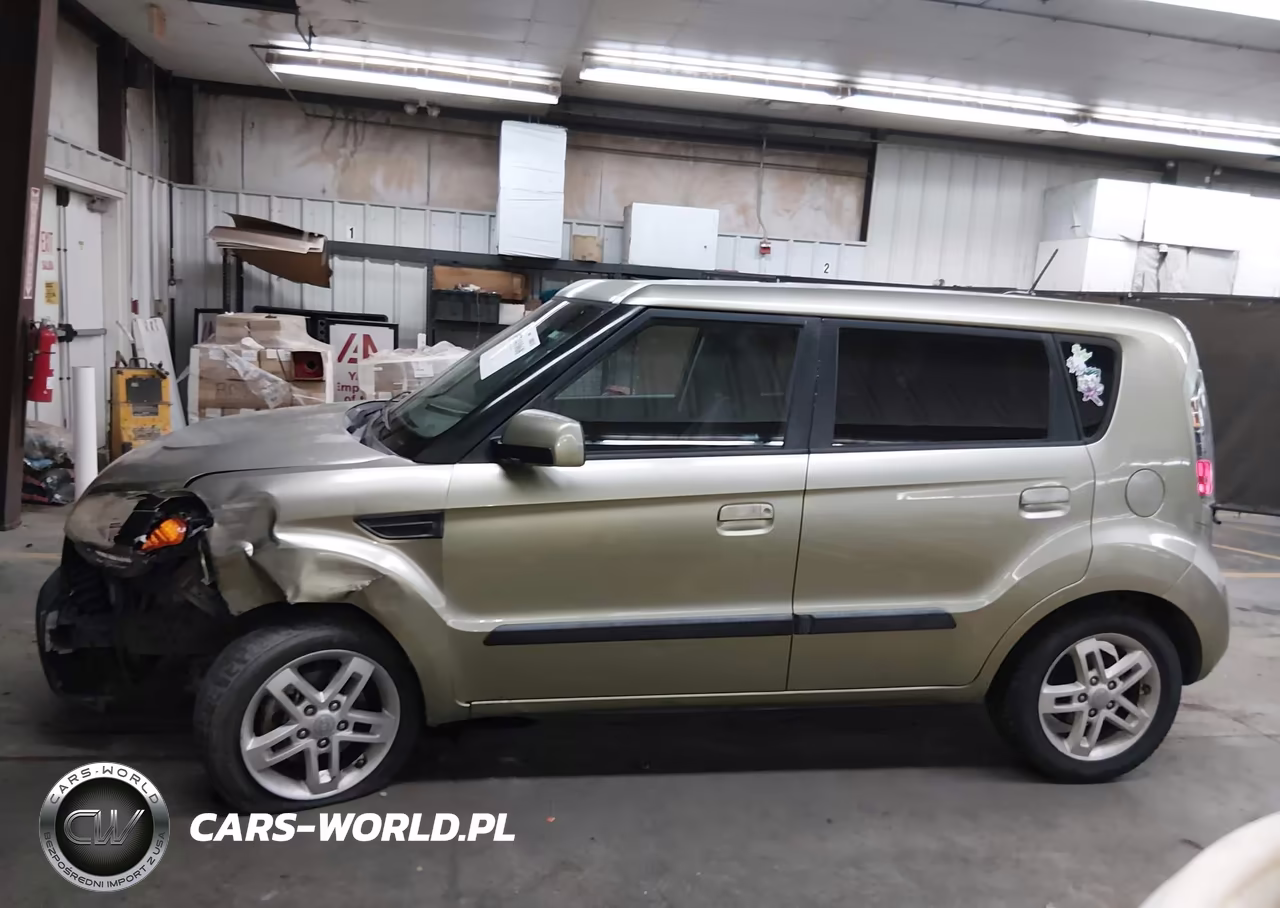 2010 Kia Soul + VIN:KNDJT2A2XA7167871 - 15