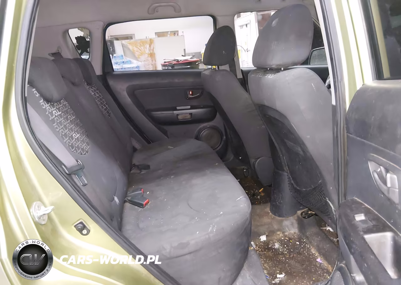 2010 Kia Soul + VIN:KNDJT2A2XA7167871 - 8