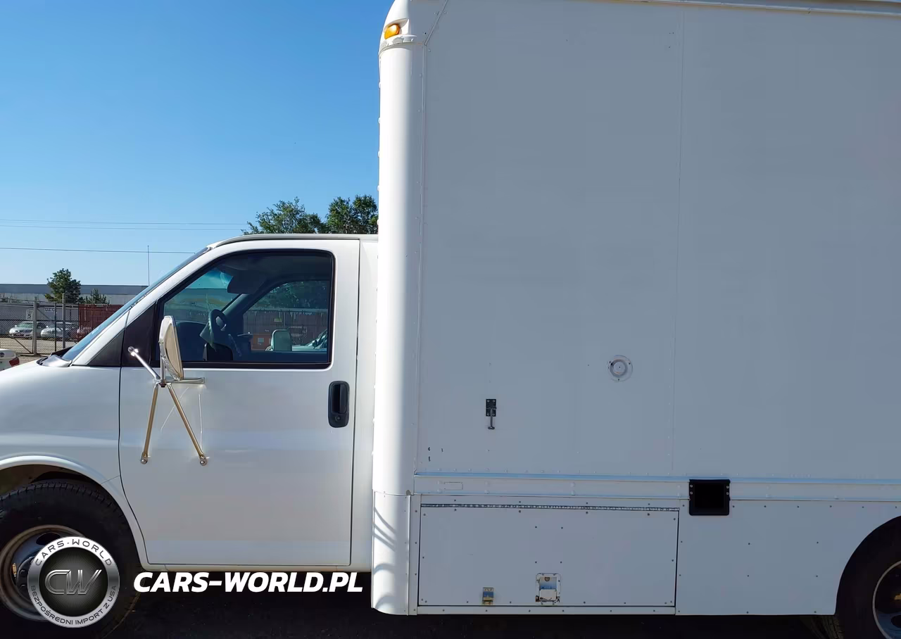 2002 Chevrolet Express Commercial Cutaway C7L VIN:1GBJG31RX21141206 - 14