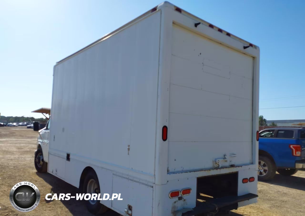 2002 Chevrolet Express Commercial Cutaway C7L VIN:1GBJG31RX21141206 - 3