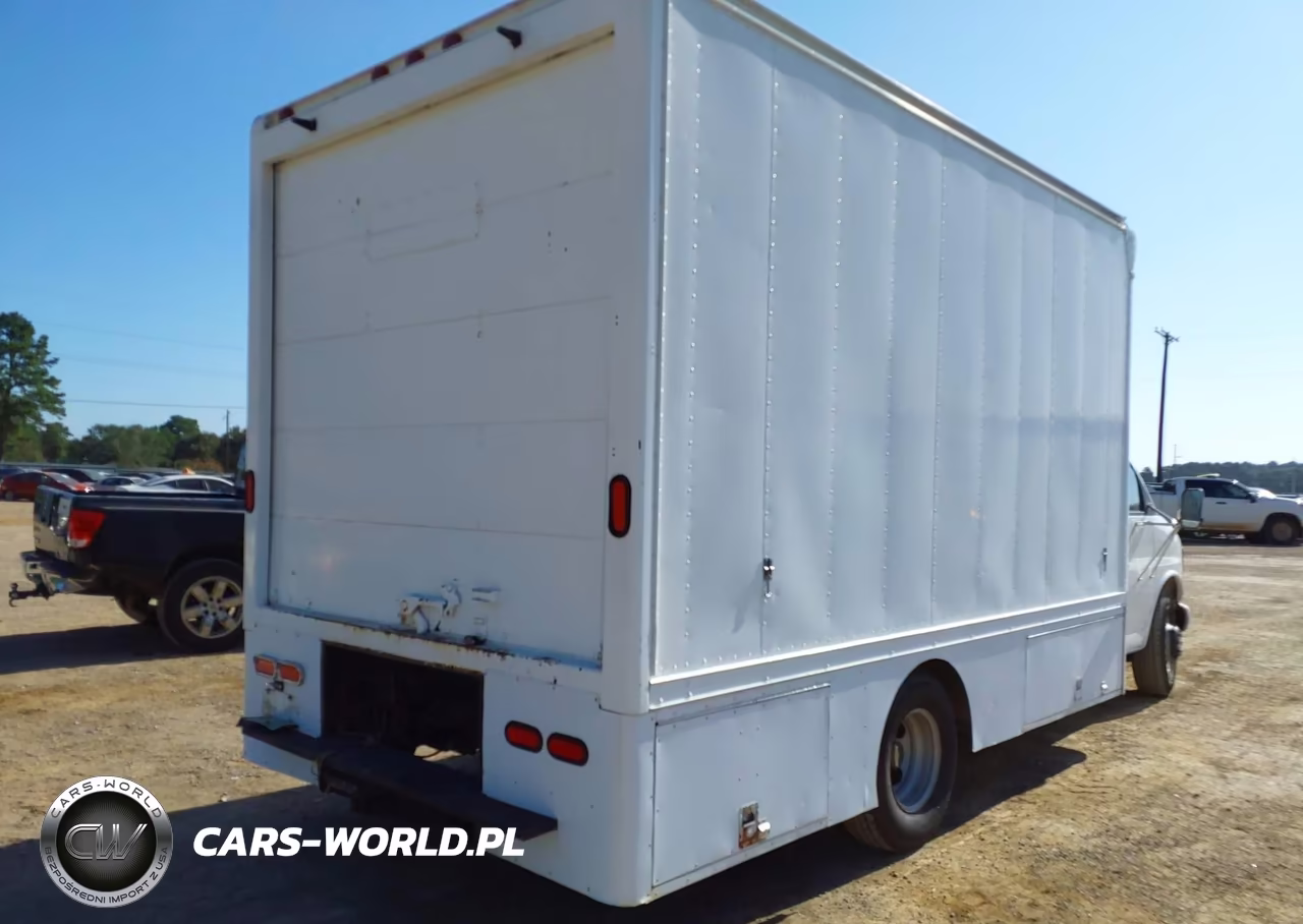 2002 Chevrolet Express Commercial Cutaway C7L VIN:1GBJG31RX21141206 - 4