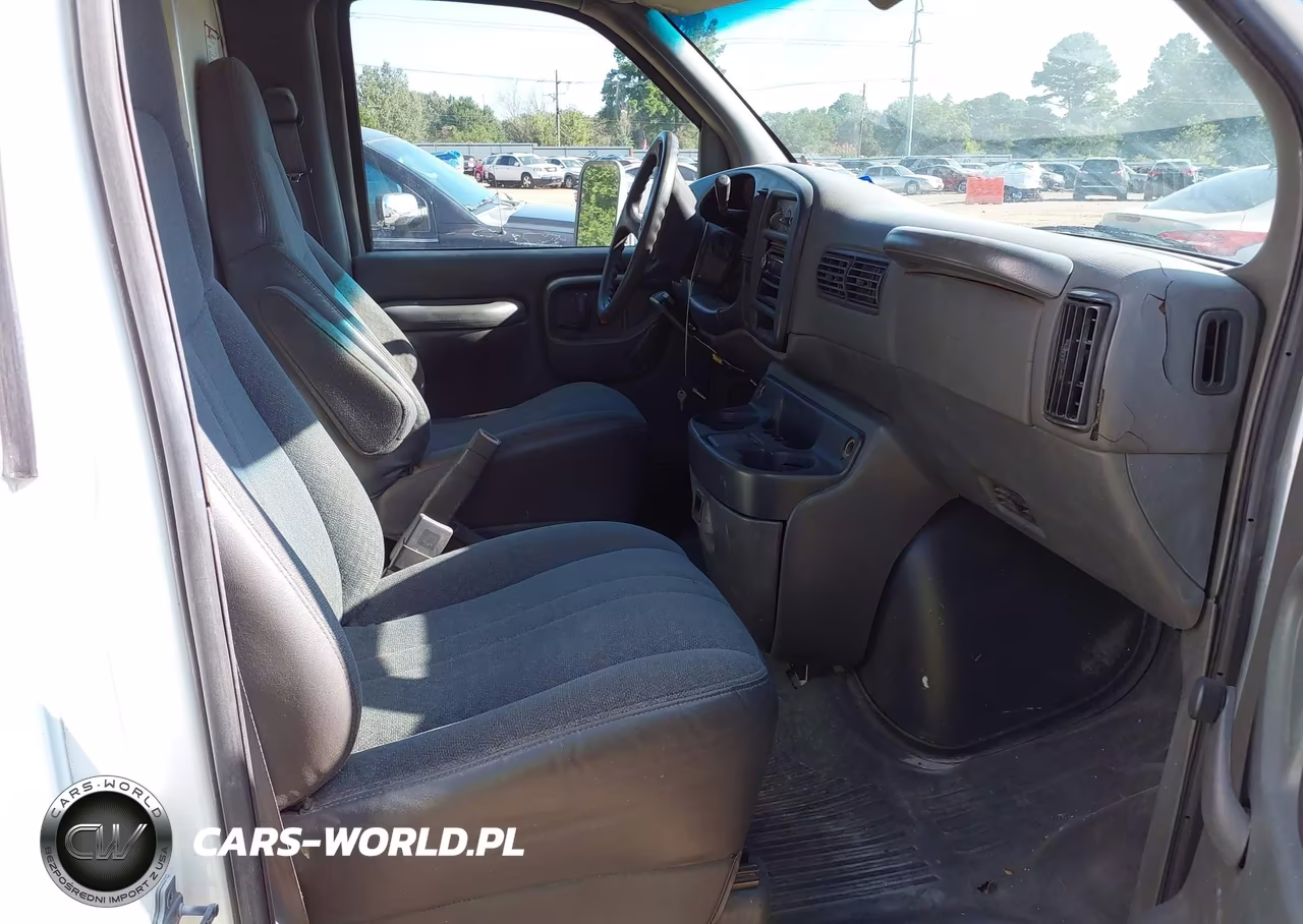 2002 Chevrolet Express Commercial Cutaway C7L VIN:1GBJG31RX21141206 - 7