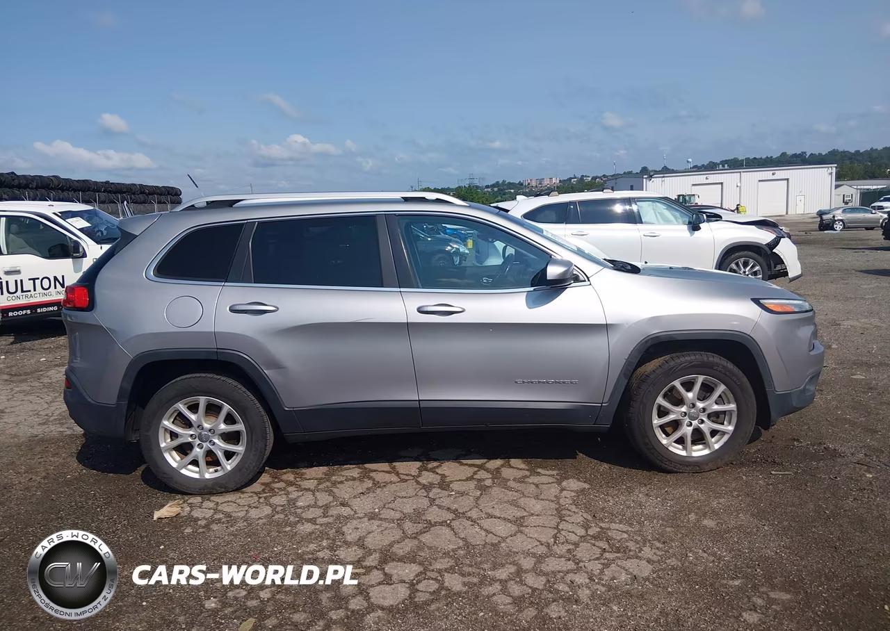 2015 Jeep Cherokee Latitude VIN:1C4PJMCBXFW520146 - 13
