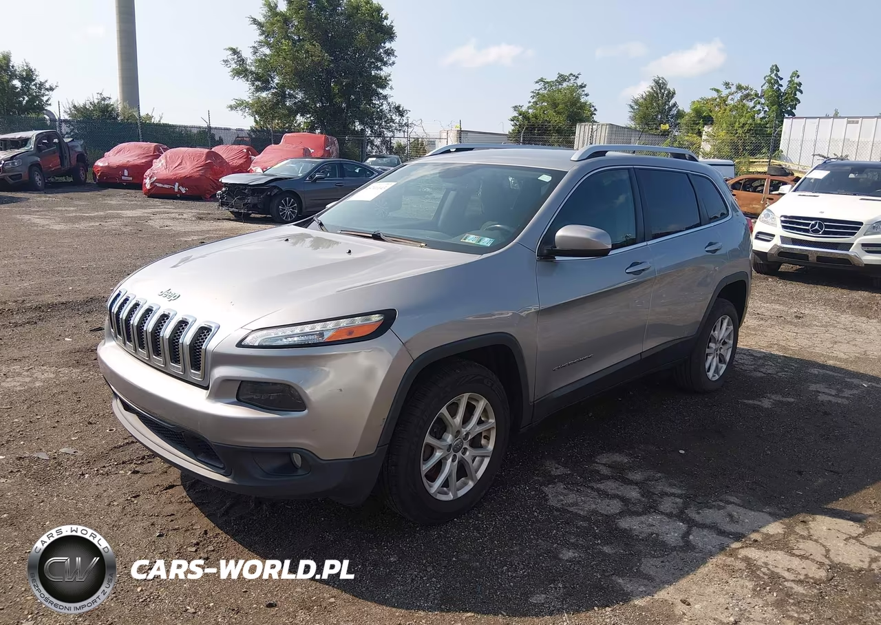 2015 Jeep Cherokee Latitude VIN:1C4PJMCBXFW520146 - 2