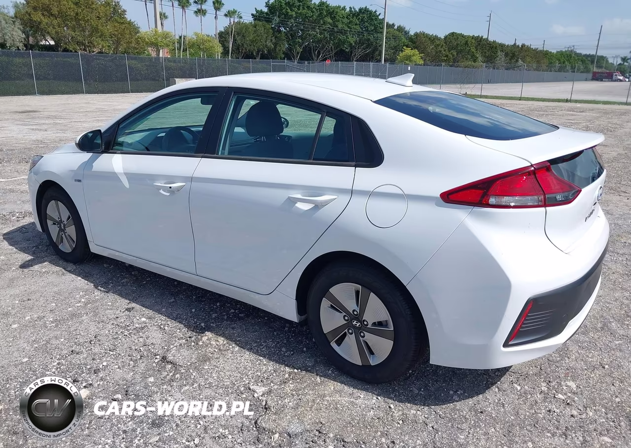 2020 Hyundai Ioniq Hybrid Blue VIN:KMHC65LC6LU235252 - 3