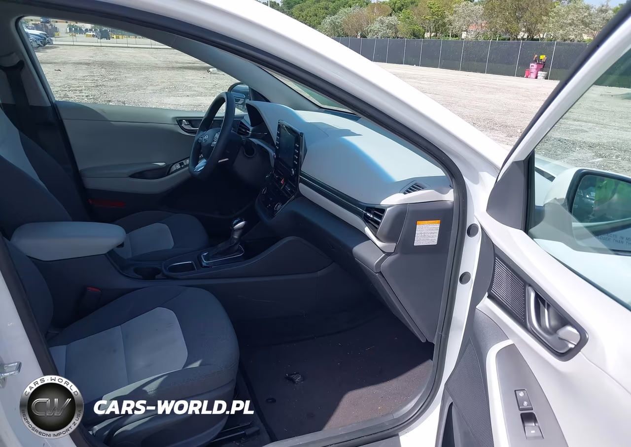 2020 Hyundai Ioniq Hybrid Blue VIN:KMHC65LC6LU235252 - 5