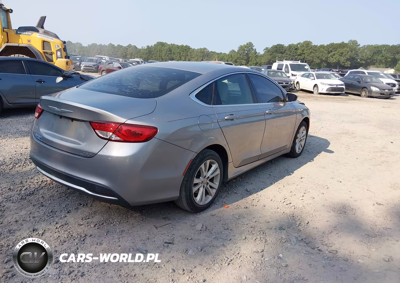 2015 Chrysler 200 Limited VIN:1C3CCCAB8FN753300 - 4