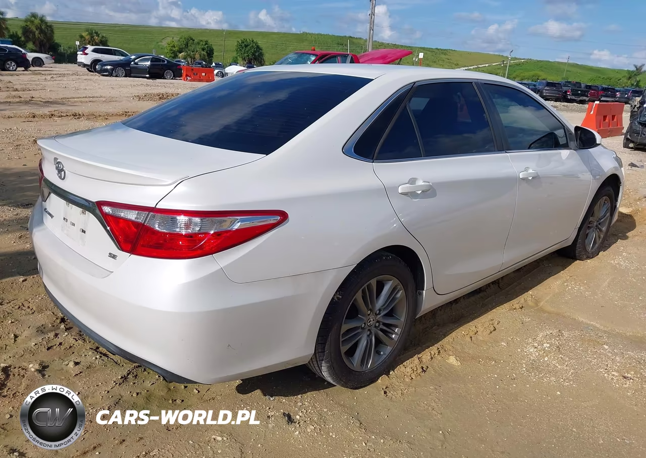2017 Toyota Camry Se VIN:4T1BF1FK6HU426412 - 4