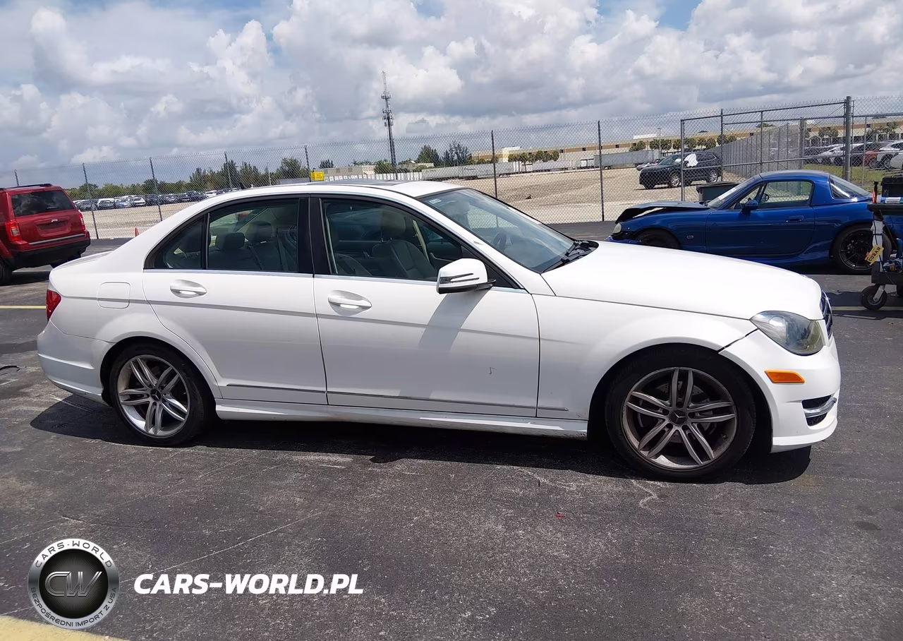 2014 Mercedes-Benz C 250 Sport VIN:WDDGF4HB0EA937271 - 13
