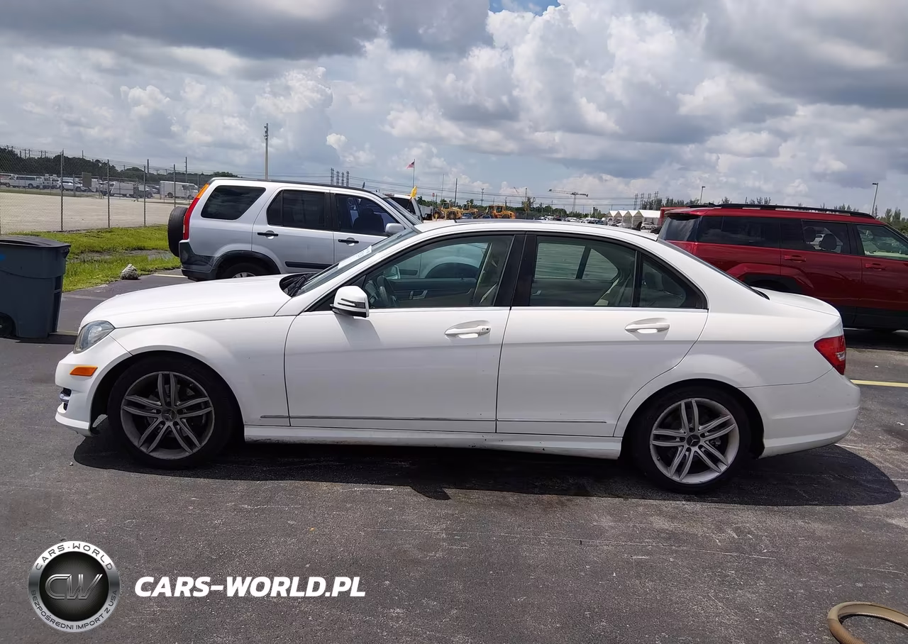 2014 Mercedes-Benz C 250 Sport VIN:WDDGF4HB0EA937271 - 14