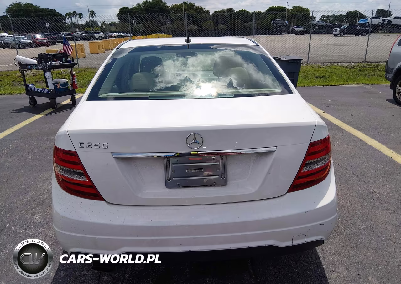 2014 Mercedes-Benz C 250 Sport VIN:WDDGF4HB0EA937271 - 16