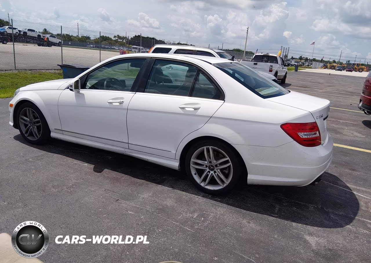 2014 Mercedes-Benz C 250 Sport VIN:WDDGF4HB0EA937271 - 3