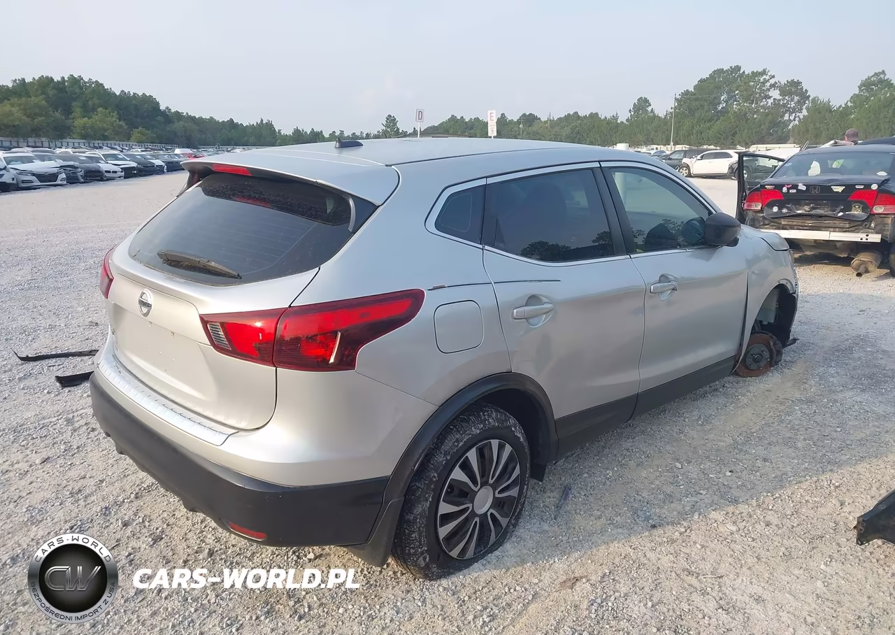 2017 Nissan Rogue Sport S VIN:JN1BJ1CPXHW001494 - 4