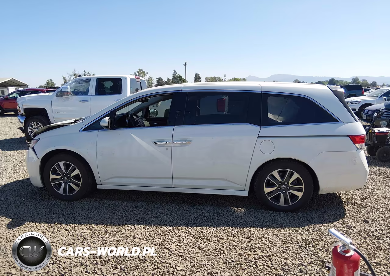 2015 Honda Odyssey Touring-Touring Elite VIN:5FNRL5H97FB016821 - 15